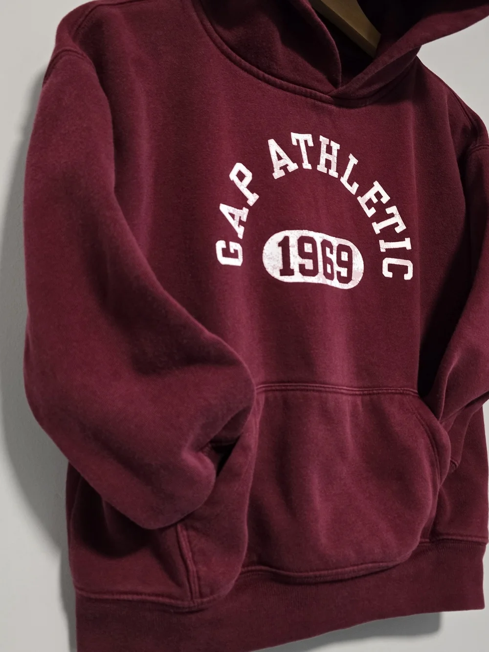 Gap Kids Vintage Soft Gap Athletic Logo. Thick Cotton Cool Fit.